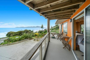 Rippling Waves Lookout - Raumati South Holiday Home